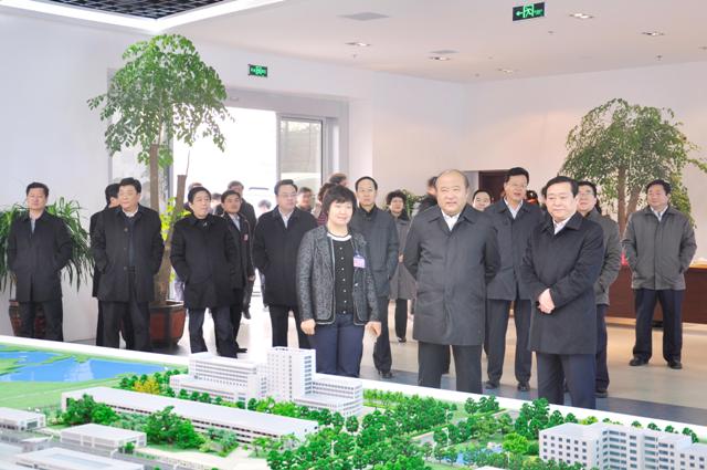 市委書記、市人大常委會主任張少軍（右二）一行來我公司參觀時的情景